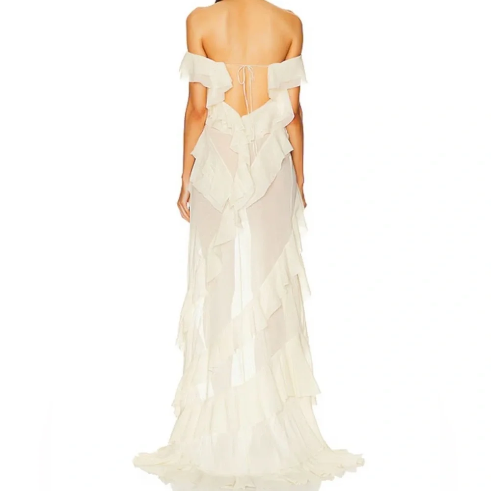 Helsa Thea Gown - Picture 10 of 12